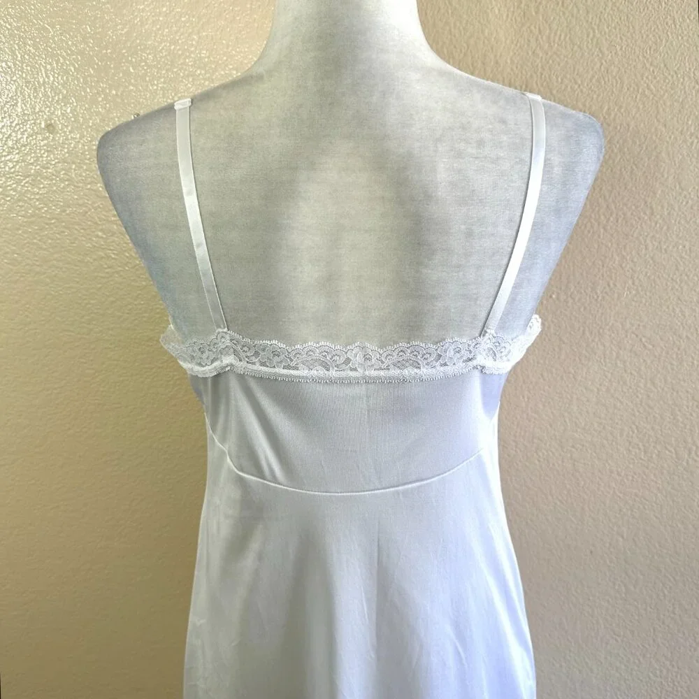 Deena Vintage 80s White Lace Slip on Lingerie